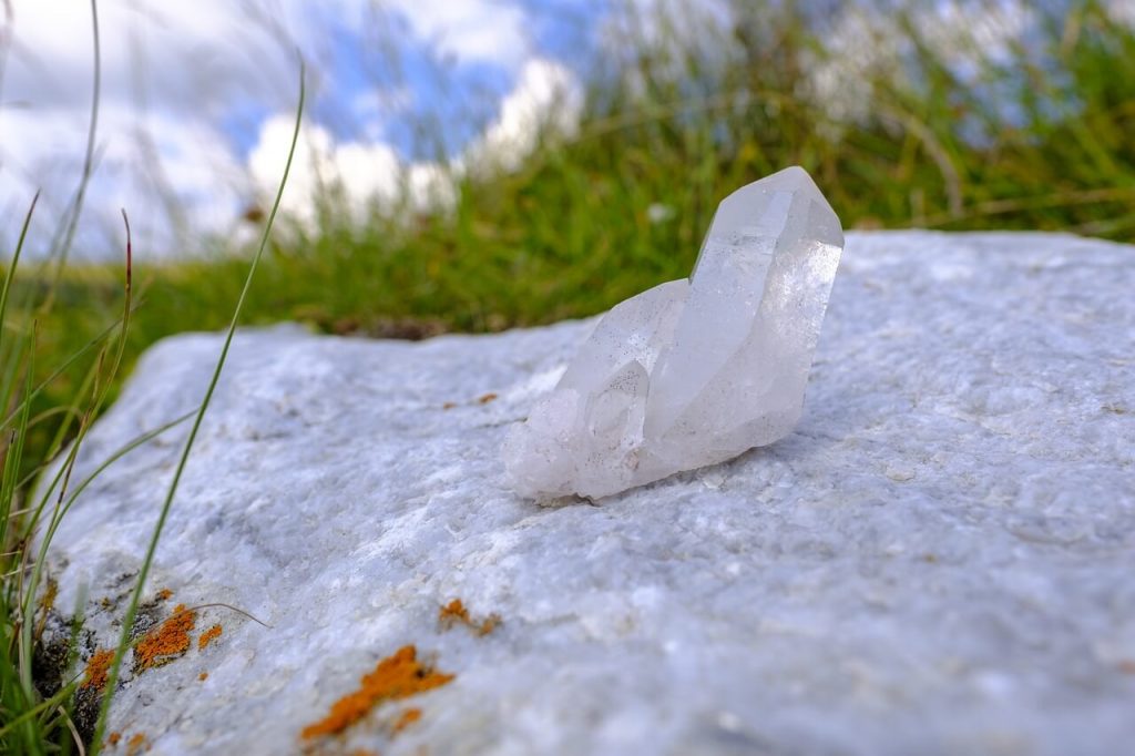 powerful ways to clease your healing crystals - How to use Crystals?