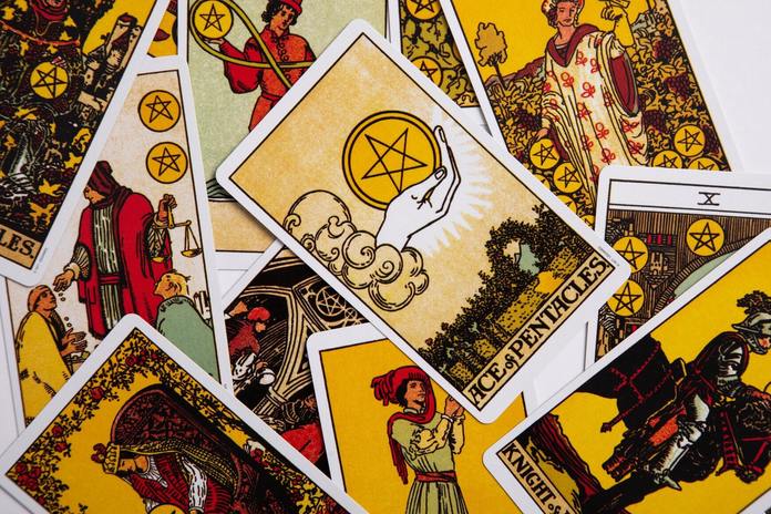 multiple tarot cards